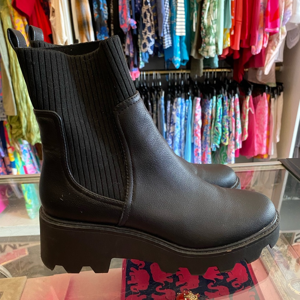 Dolce Vita black Chelsea boots size 10